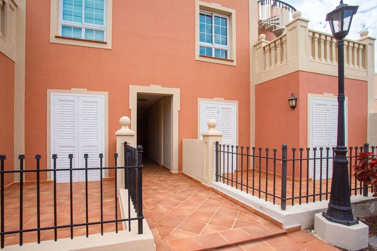 2 slaapkamer Huis te koop in Palm-Mar met zwembad garage - € 480.000 (Ref: 9004643)