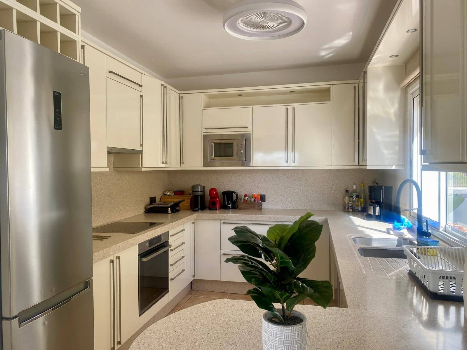 Chalet de 5 habitaciones en Costa Adeje en venta con piscina garaje - 1.850.000 € (Ref: 9022844)