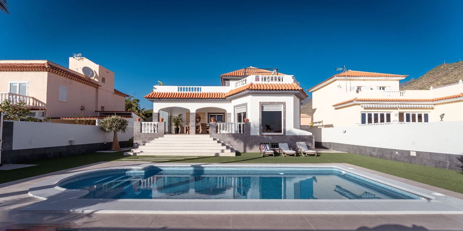 Chalet de 5 habitaciones en Costa Adeje en venta con piscina garaje - 1.850.000 € (Ref: 9022844)