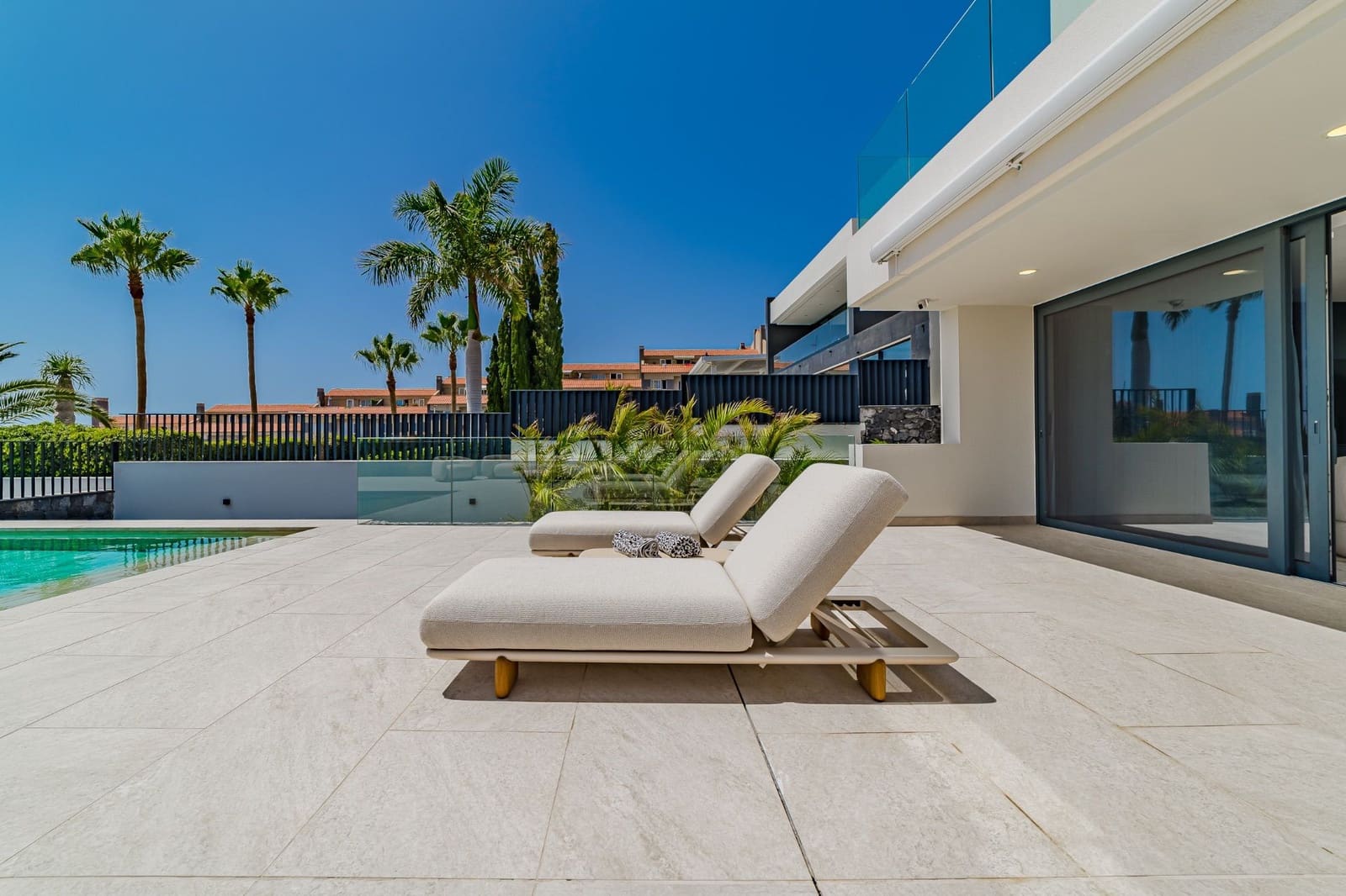 5 soveværelse Villa til salg i Costa Adeje med swimmingpool garage - € 3.500.000 (Ref: 9026300)