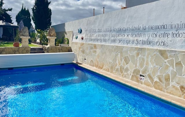 5 soveværelse Villa til salg i Charco del Pino, Granadilla de Abona med swimmingpool garage - € 880.000 (Ref: 9026302)