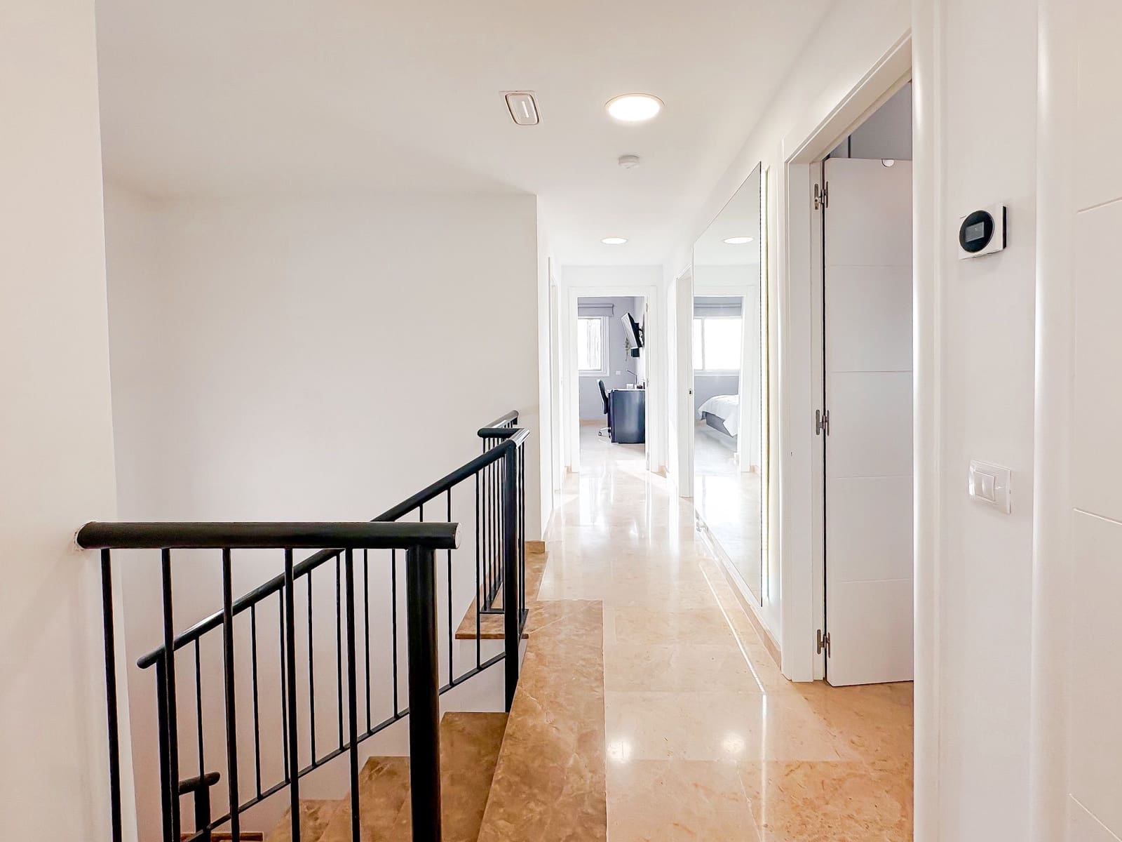 4 soveværelse Villa til salg i Puerto Santiago med swimmingpool garage - € 995.000 (Ref: 9064919)