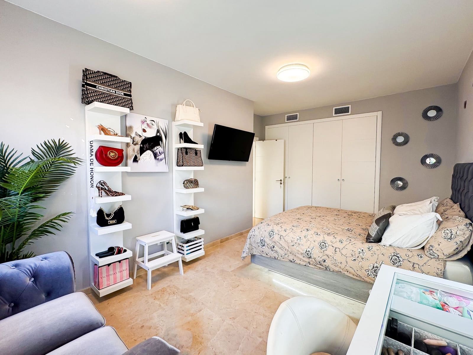 4 soveværelse Villa til salg i Puerto Santiago med swimmingpool garage - € 995.000 (Ref: 9064919)