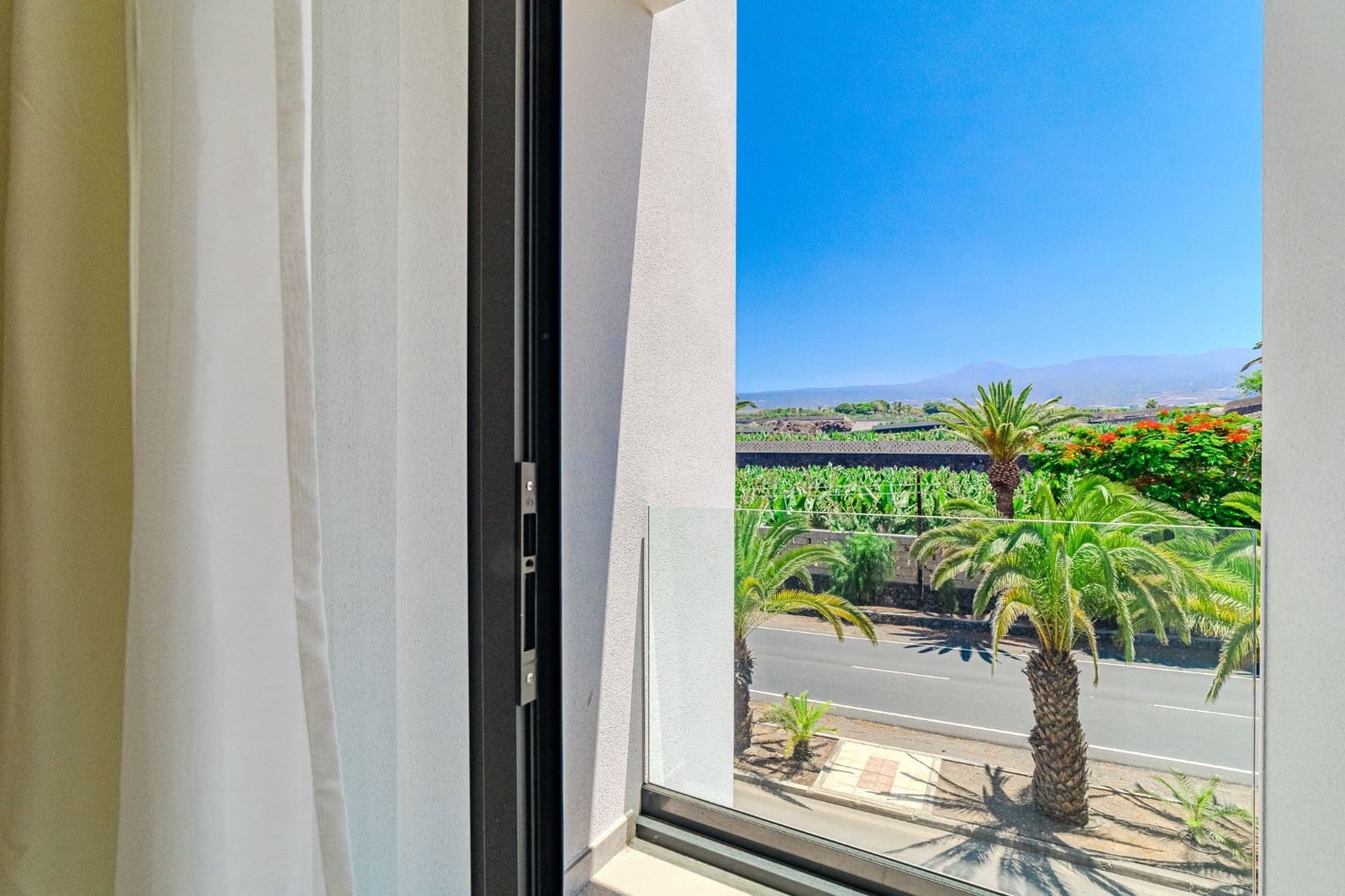 2 soveværelse Semi-Rækkehus til salg i Guia de Isora med garage - € 579.000 (Ref: 9077739)