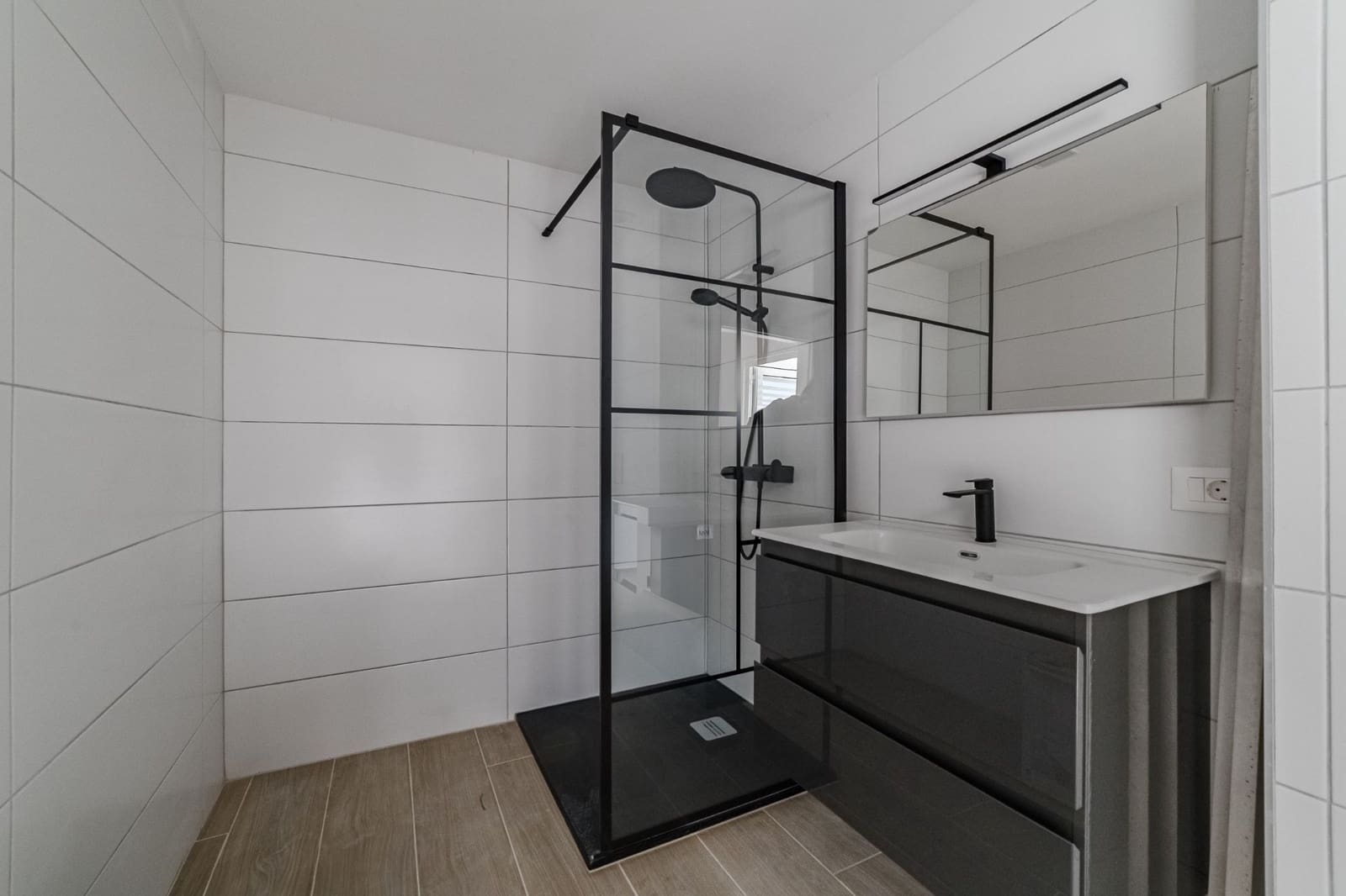 2 soveværelse Semi-Rækkehus til salg i Guia de Isora med garage - € 579.000 (Ref: 9077739)