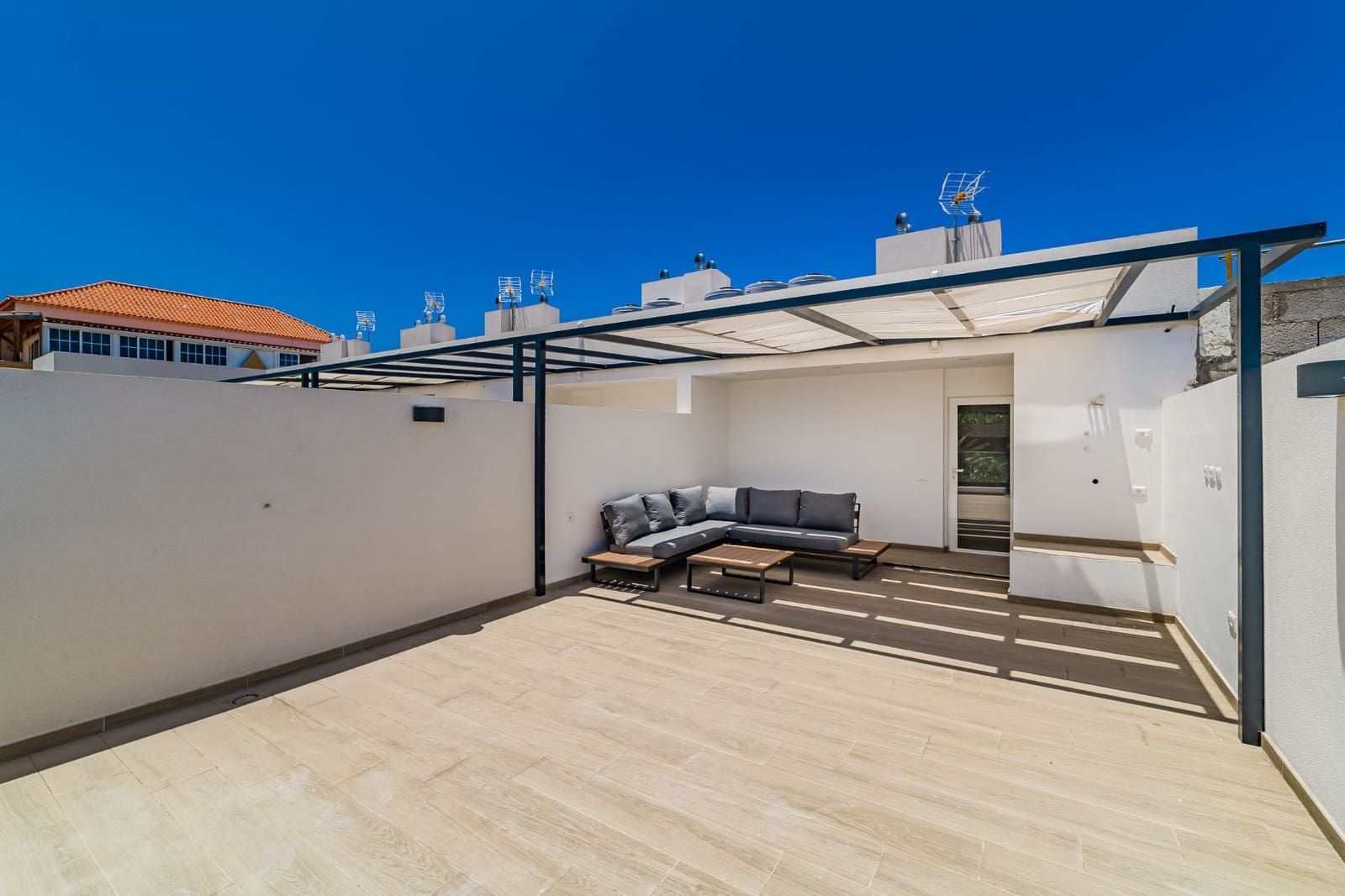 2 soveværelse Semi-Rækkehus til salg i Guia de Isora med garage - € 579.000 (Ref: 9077739)