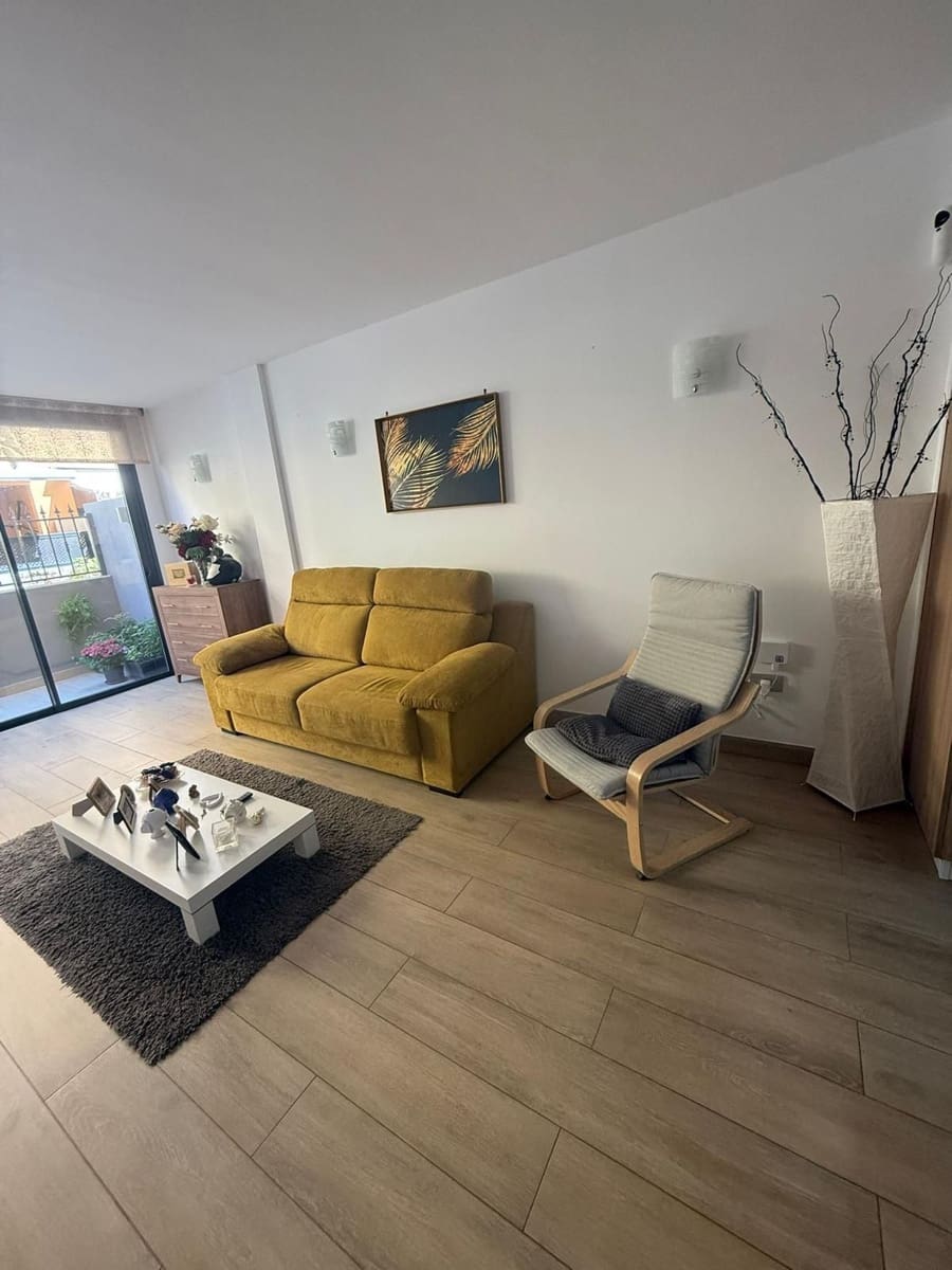 2 slaapkamer Appartement te koop in Costa Adeje met zwembad - € 365.000 (Ref: 9127955)