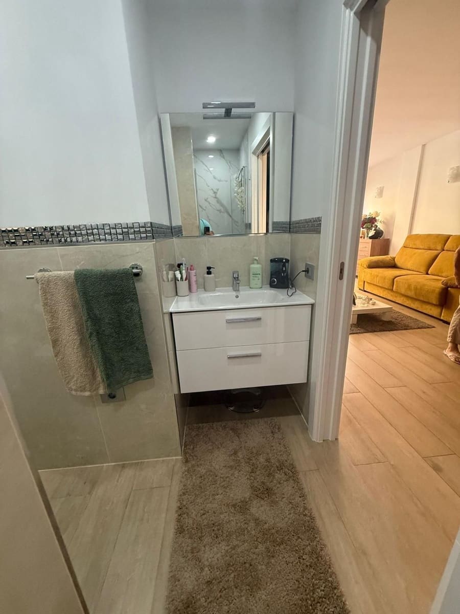 2 slaapkamer Appartement te koop in Costa Adeje met zwembad - € 365.000 (Ref: 9127955)