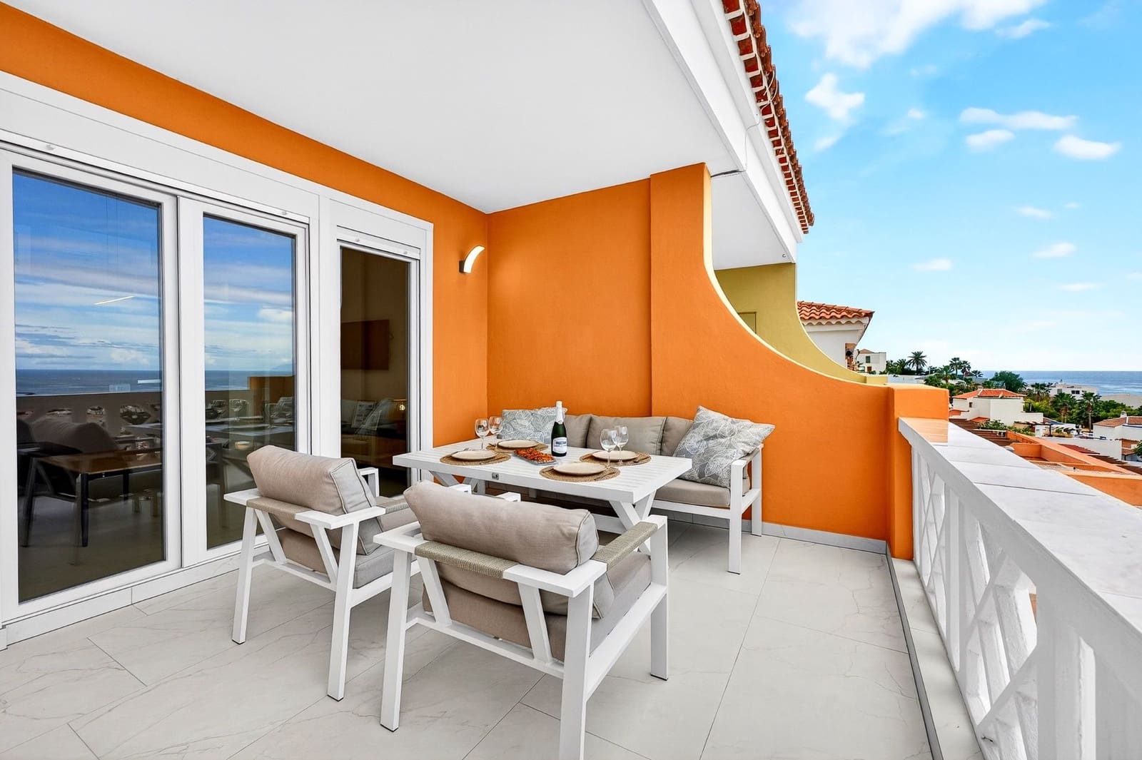 1 bedroom Apartment for sale in Costa Adeje - € 285,000 (Ref: 9141290)
