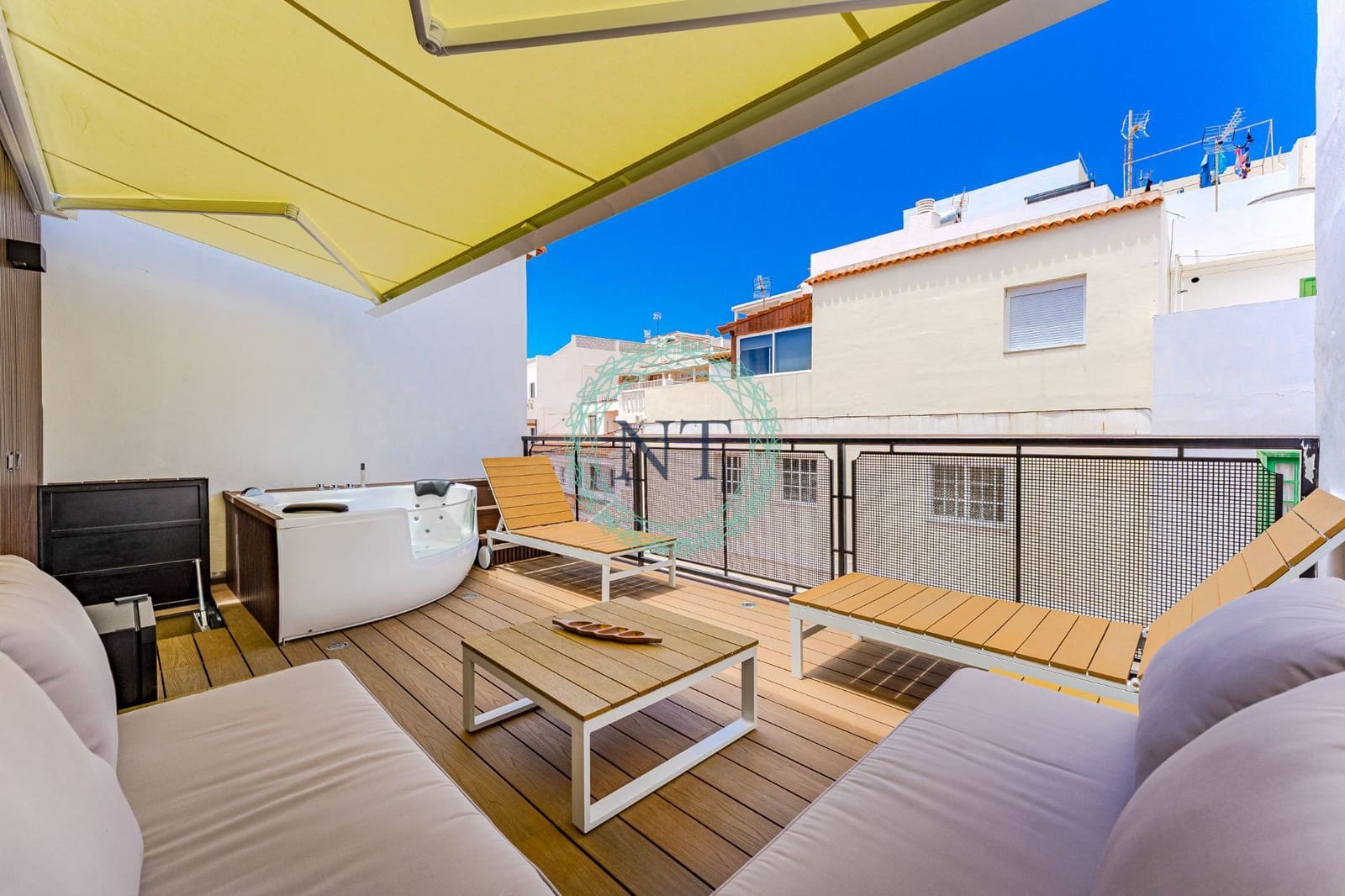 1 soverom Leilighet til salgs i Costa Adeje - € 675 000 (Ref: 9202153)