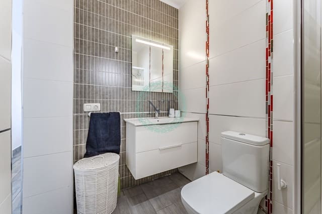 2 quarto Moradia Geminada para venda em Costa Adeje, Adeje com piscina garagem - 445 000 € (Ref: 9202154)