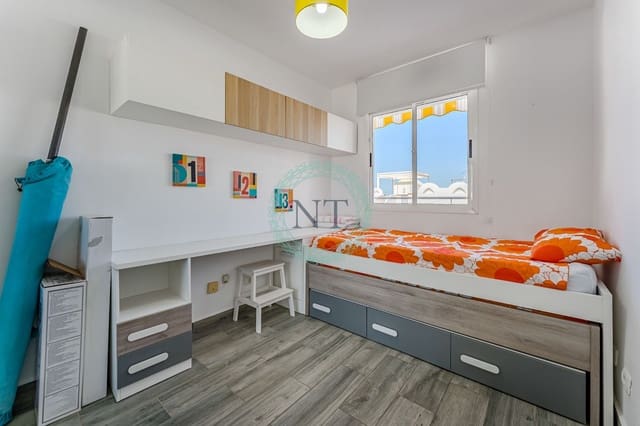 2 quarto Moradia Geminada para venda em Costa Adeje, Adeje com piscina garagem - 445 000 € (Ref: 9202154)