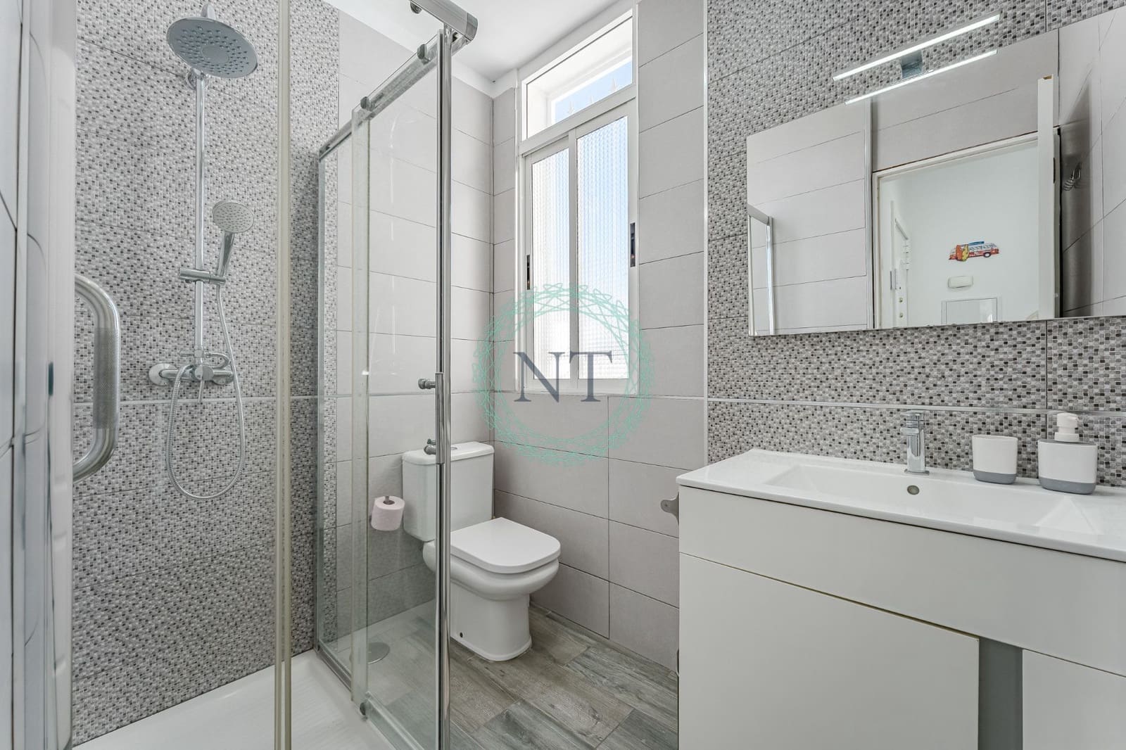 2 quarto Moradia Geminada para venda em Costa Adeje com piscina garagem - 445 000 € (Ref: 9202154)