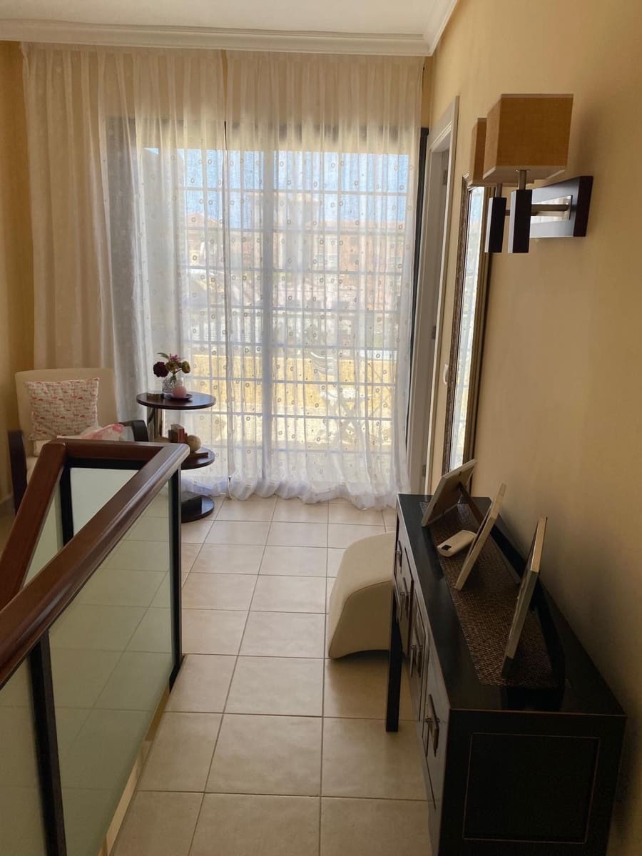 3 slaapkamer Huis te huur in Costa Adeje met zwembad garage - € 3.800 (Ref: 9340555)