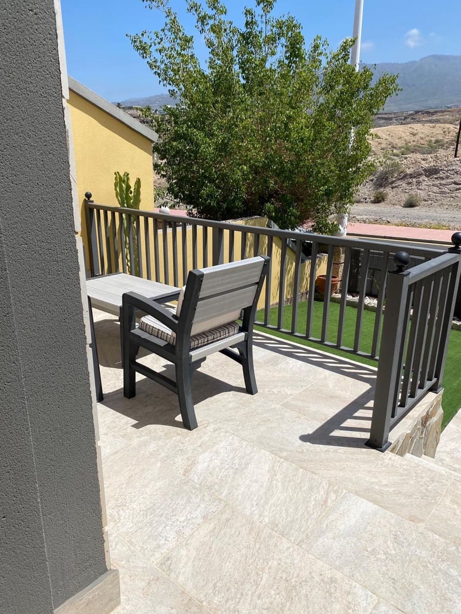 3 slaapkamer Huis te huur in Costa Adeje met zwembad garage - € 3.800 (Ref: 9340555)