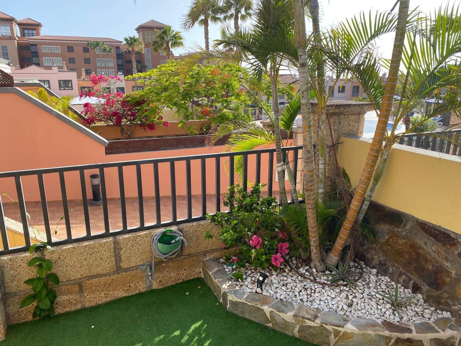 3 slaapkamer Huis te huur in Costa Adeje met zwembad garage - € 3.800 (Ref: 9340555)