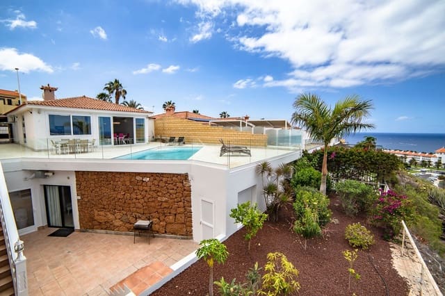 4 soverom Villa til salgs i Playa del Duque, Adeje med svømmebasseng garasje - € 2 350 000 (Ref: 9378685)