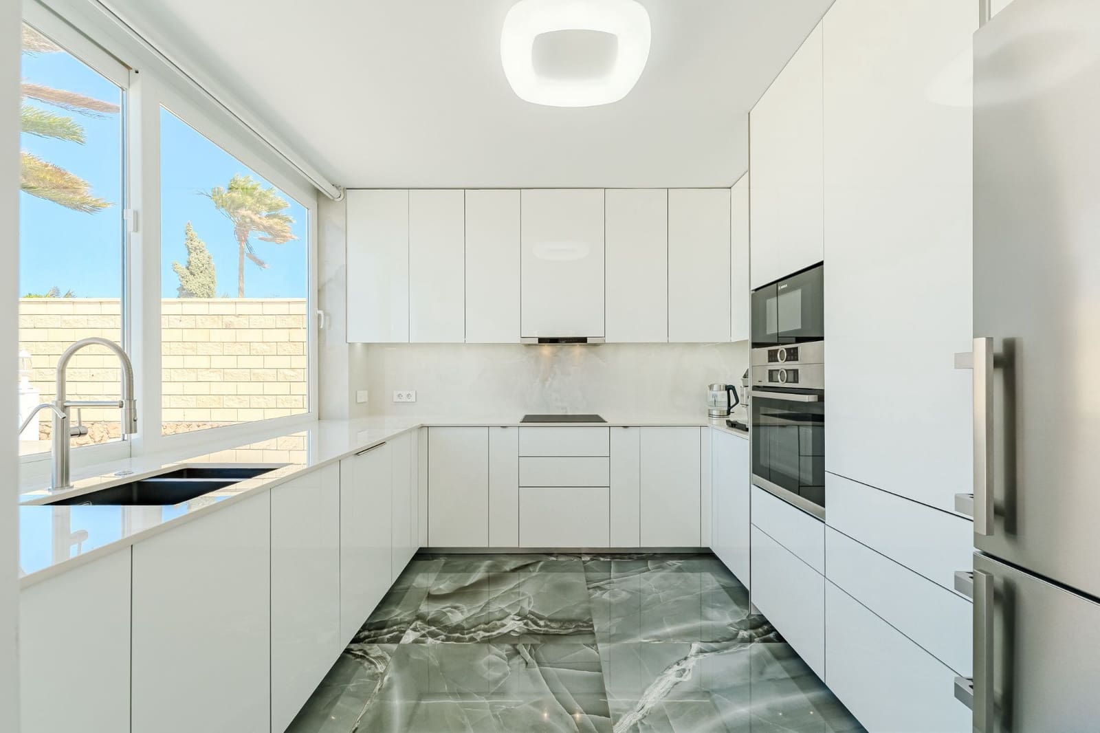 4 sypialnia Willa na sprzedaż w Costa Adeje z basenem garażem - 2 350 000 € (Ref: 9378685)