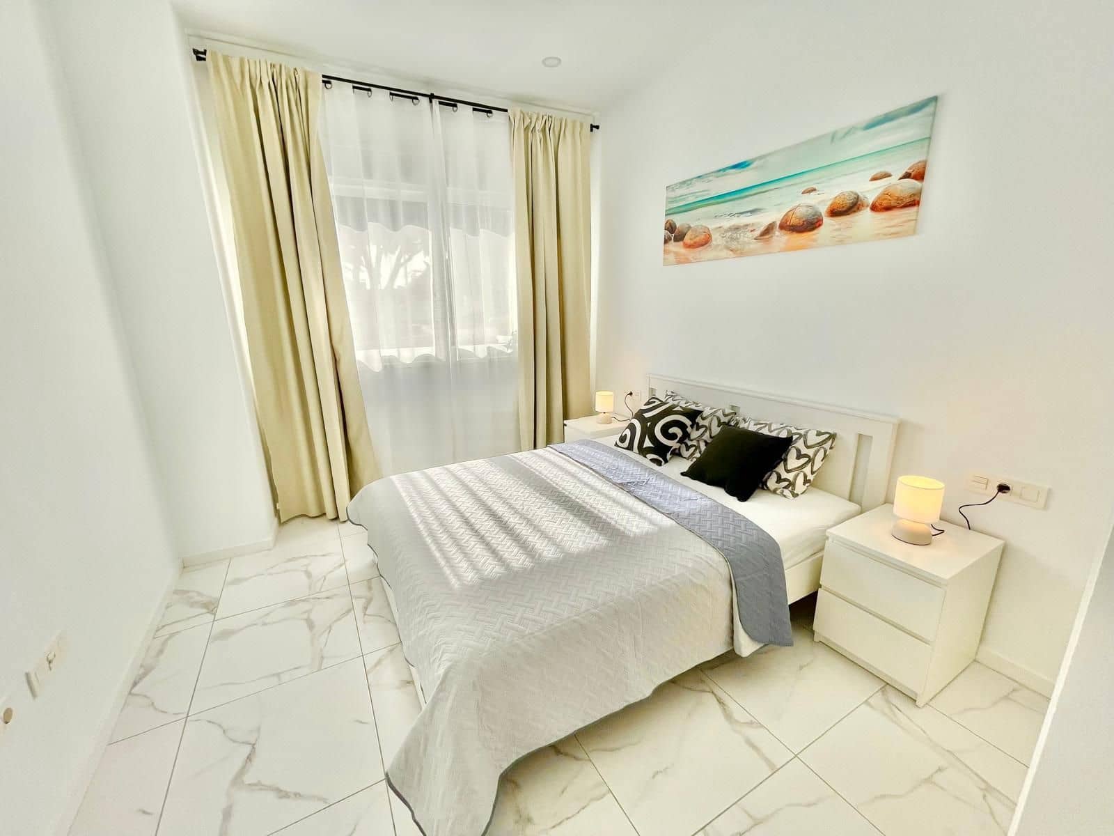 2 quarto Apartamento para arrendar em Adeje com garagem - 1 700 € (Ref: 9461051)