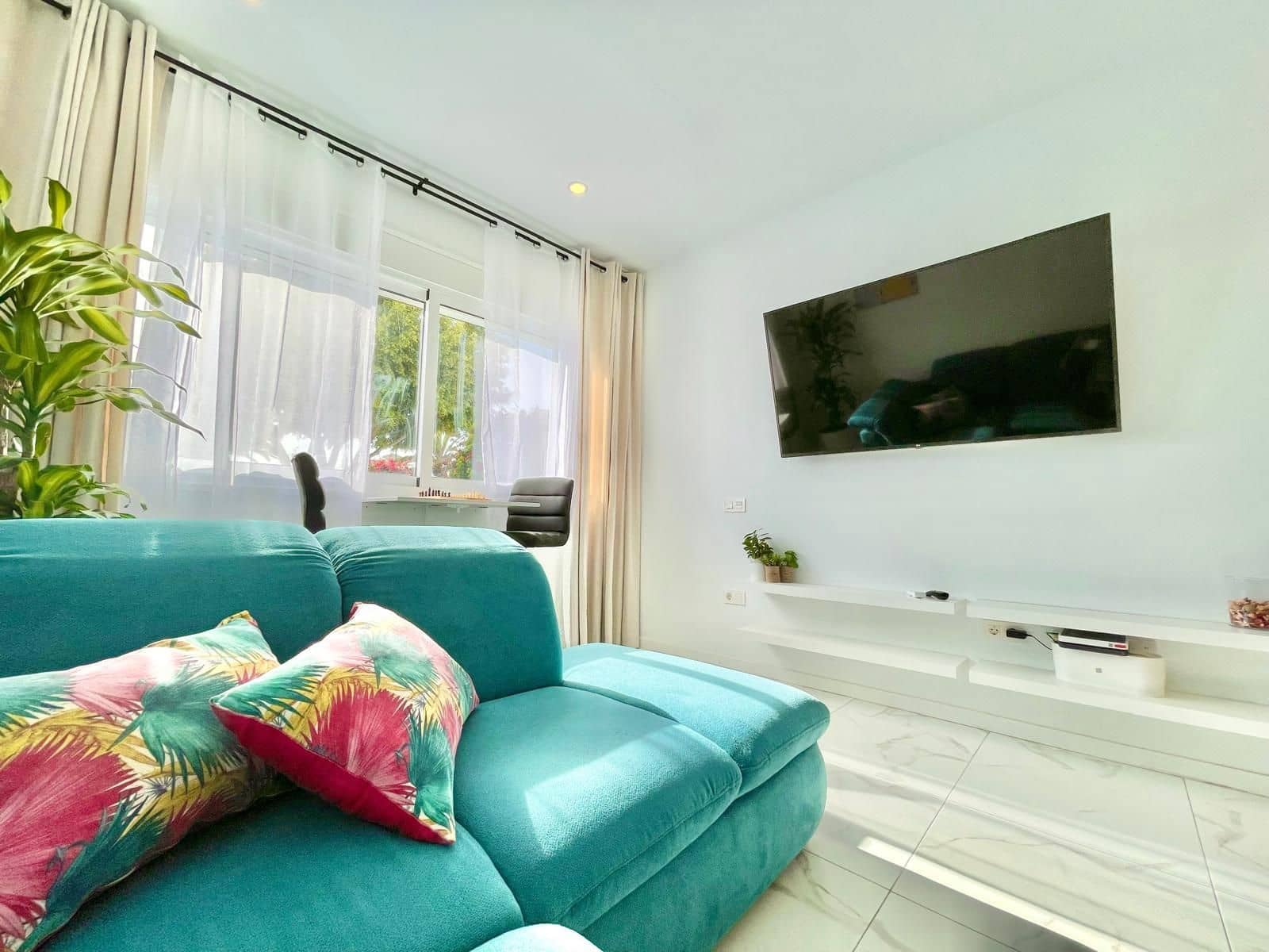 2 quarto Apartamento para arrendar em Adeje com garagem - 1 700 € (Ref: 9461051)