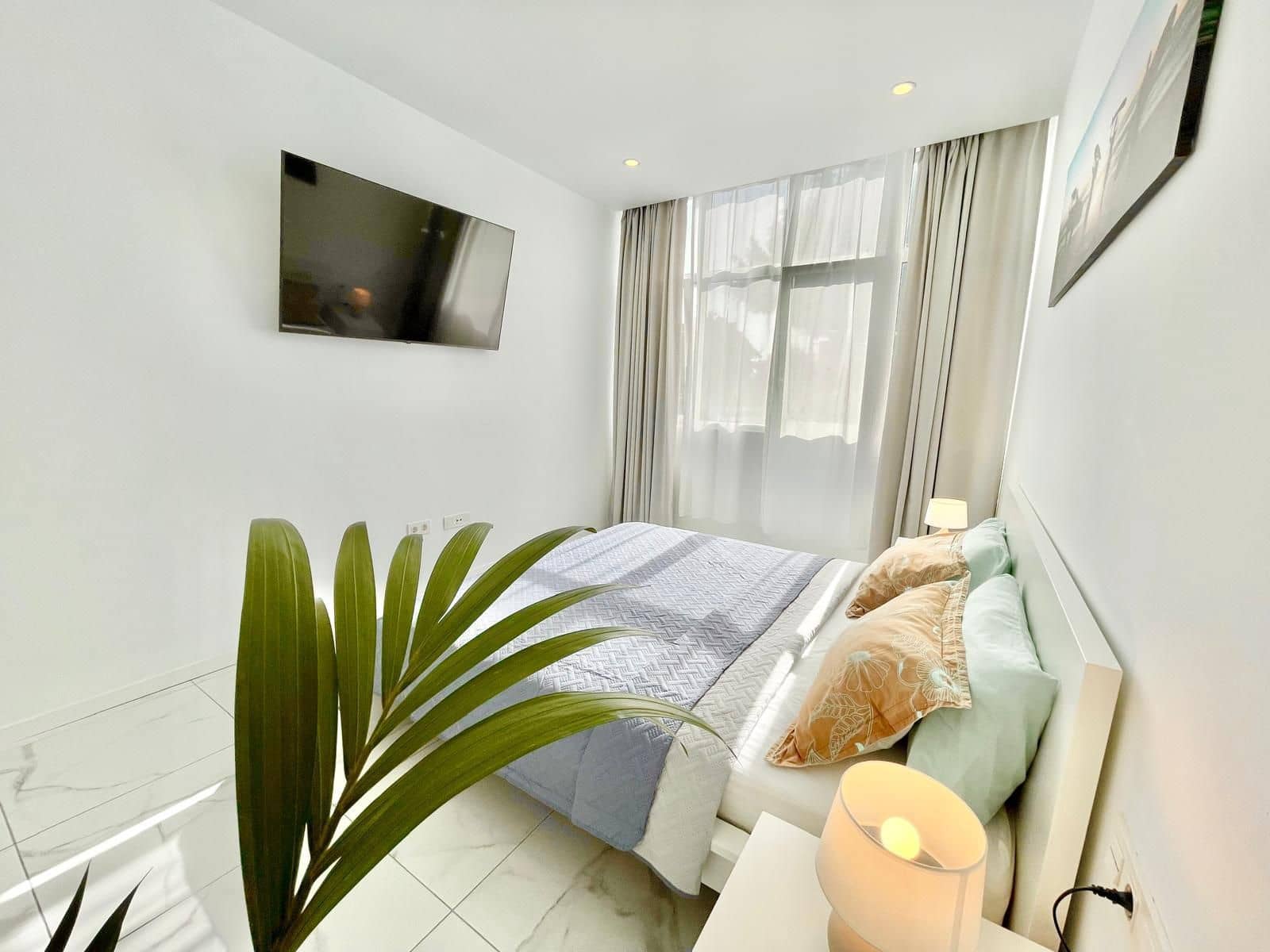 2 quarto Apartamento para arrendar em Adeje com garagem - 1 700 € (Ref: 9461051)