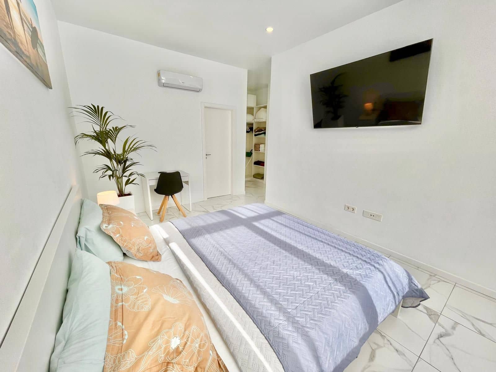 2 quarto Apartamento para arrendar em Adeje com garagem - 1 700 € (Ref: 9461051)