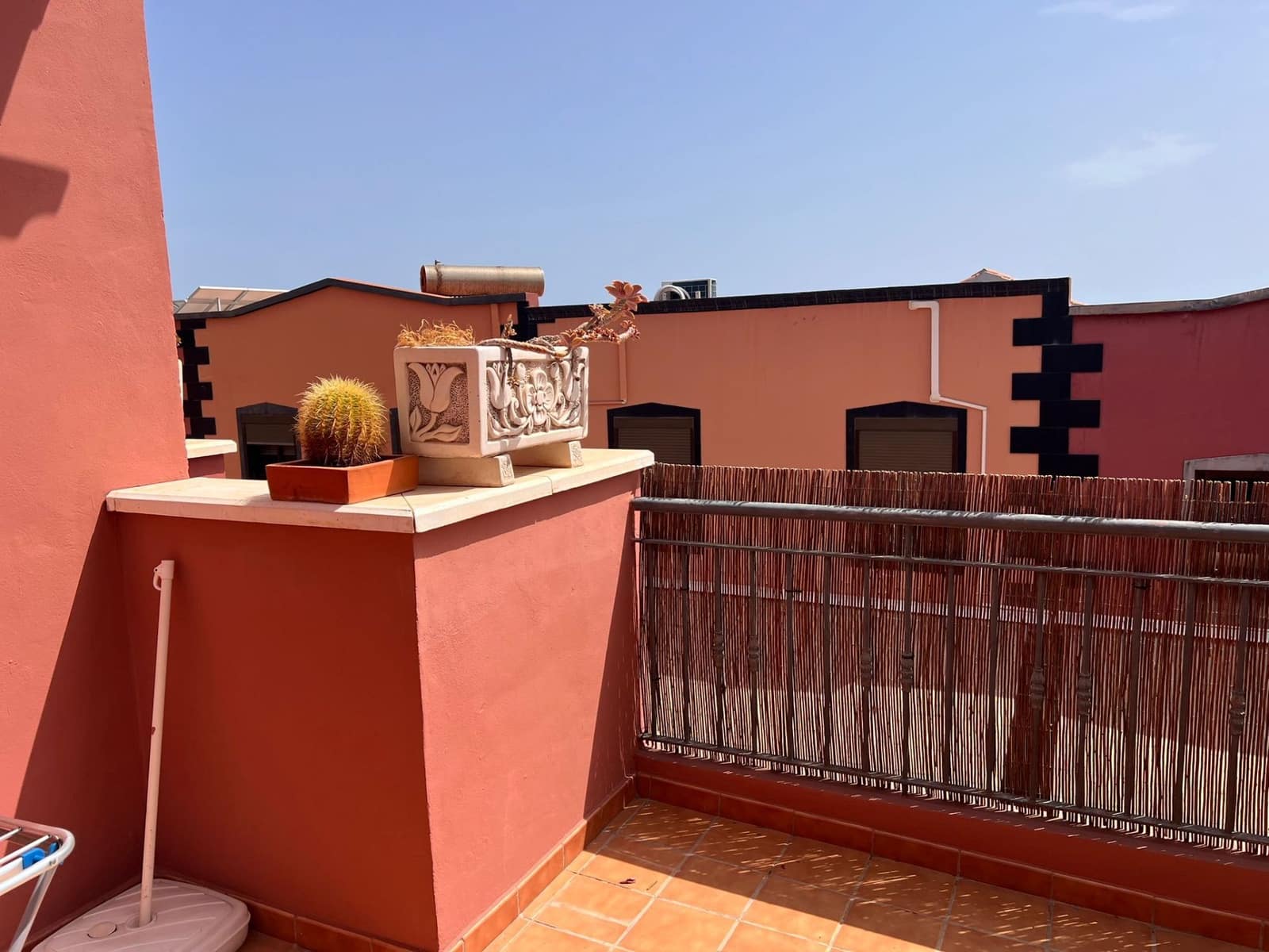 4 sypialnia Dom na sprzedaż w Costa Adeje z basenem garażem - 560 000 € (Ref: 9683365)