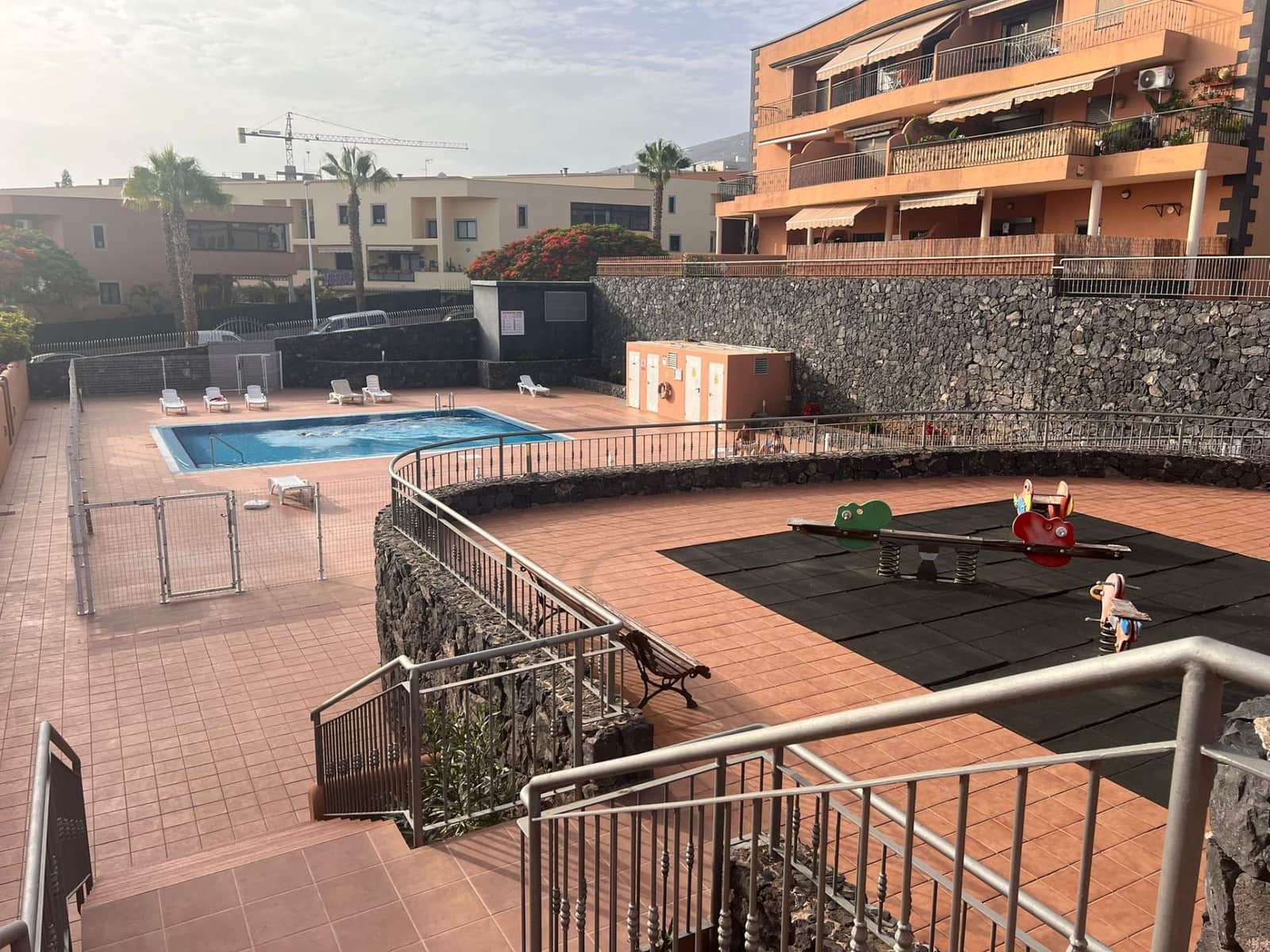 4 sypialnia Dom na sprzedaż w Costa Adeje z basenem garażem - 560 000 € (Ref: 9683365)