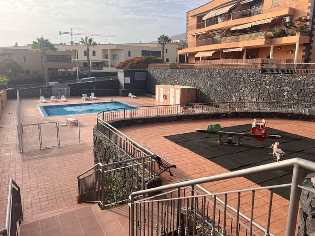 4 sypialnia Dom na sprzedaż w Costa Adeje, Adeje z basenem garażem - 560 000 € (Ref: 9683365)