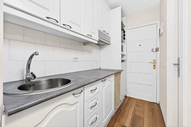 Studio à vendre à San Eugenio Bajo, Adeje avec piscine garage - 249 000 € (Ref: 9794035)