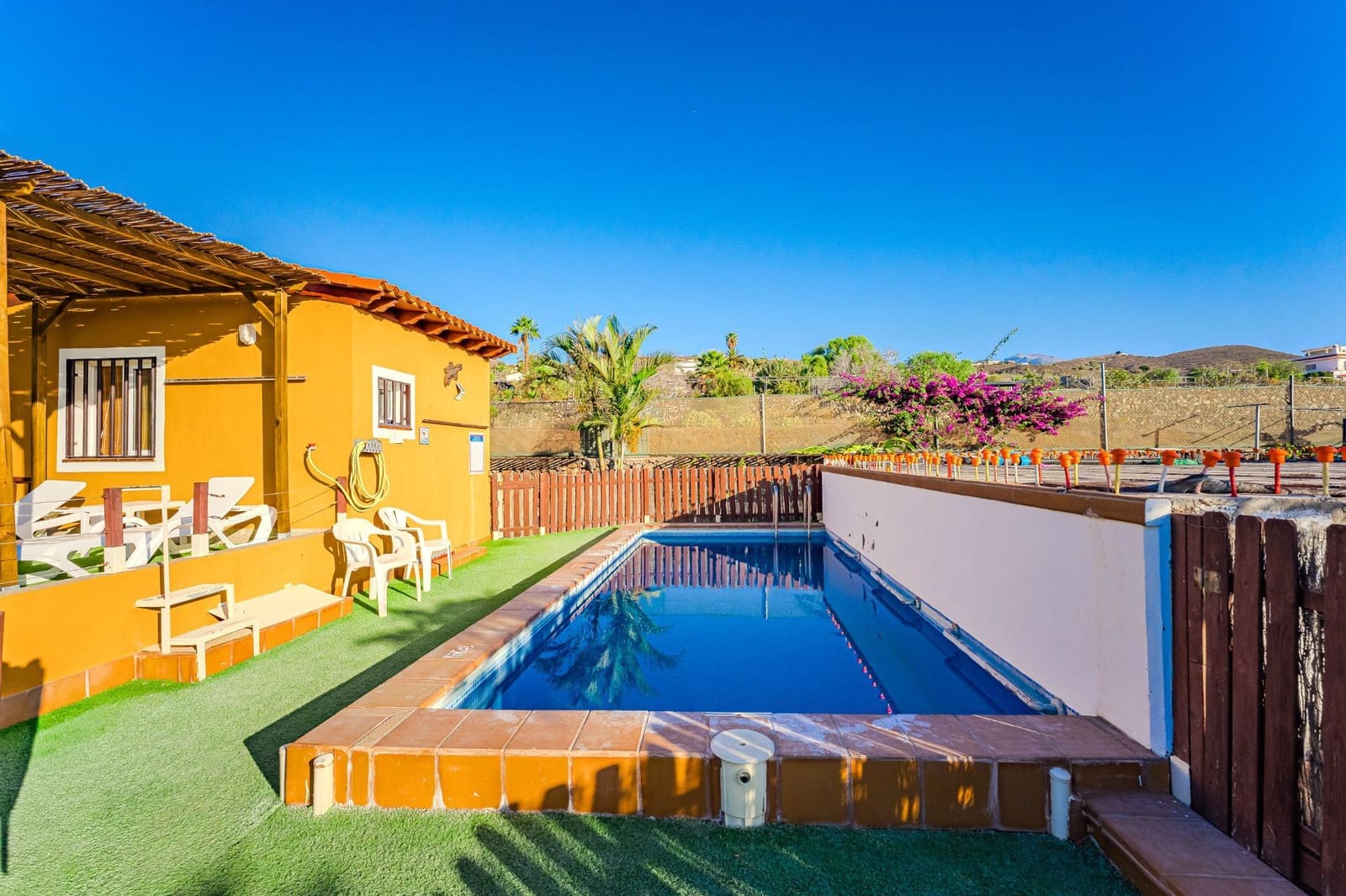 3 bedroom Villa for sale in San Miguel de Abona with pool garage - € 740,000 (Ref: 9800340)