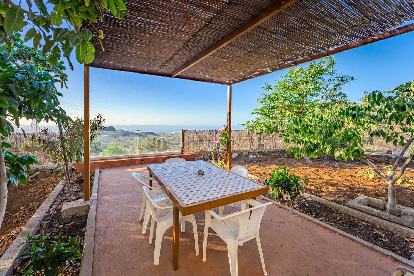 3 bedroom Villa for sale in San Miguel de Abona with pool garage - € 740,000 (Ref: 9800340)