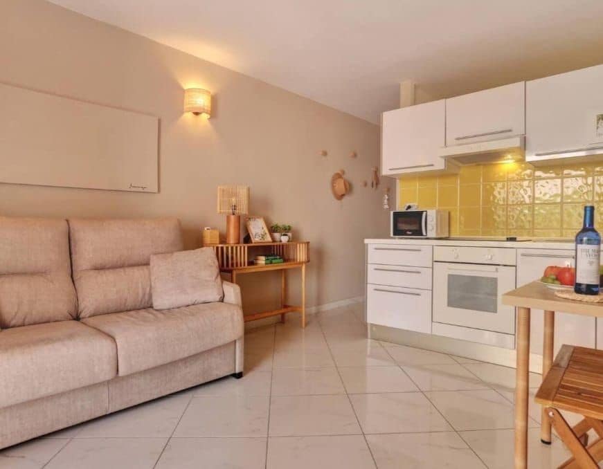 1 quarto Apartamento para venda em Los Cristianos com piscina - 210 000 € (Ref: 9803887)