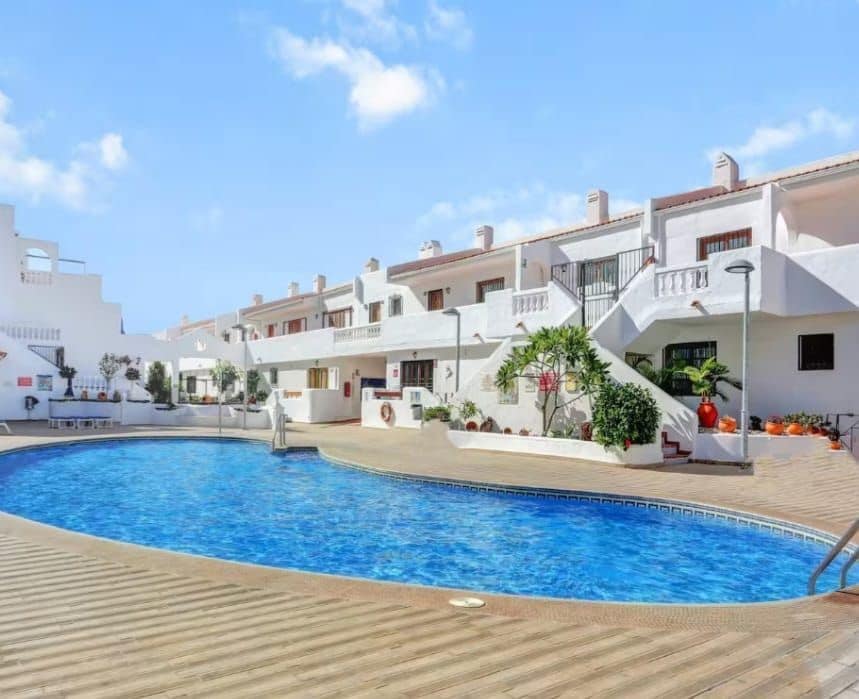 1 quarto Apartamento para venda em Los Cristianos com piscina - 210 000 € (Ref: 9803887)