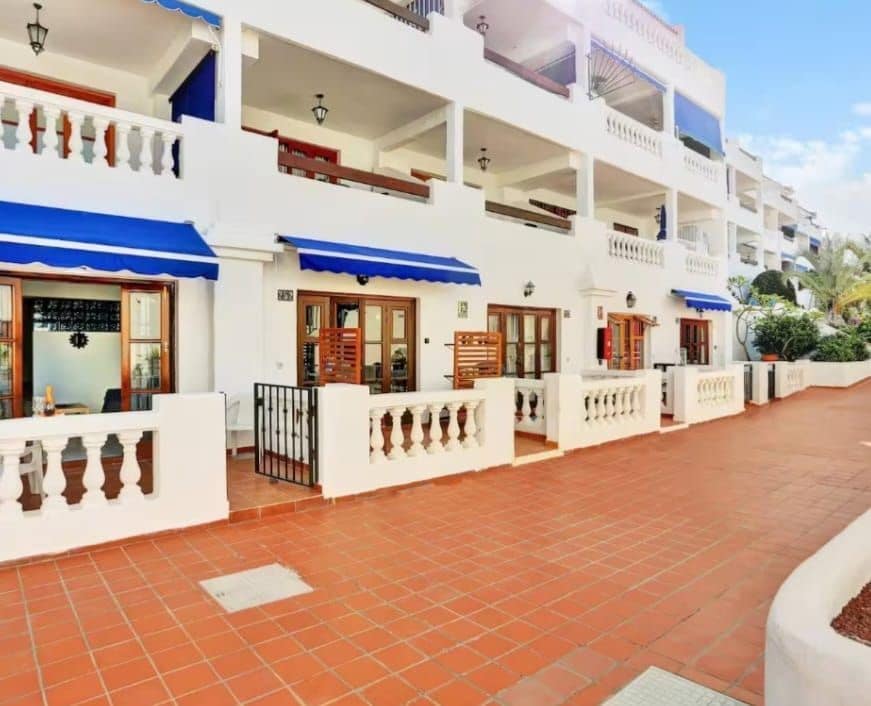 1 quarto Apartamento para venda em Los Cristianos com piscina - 210 000 € (Ref: 9803887)