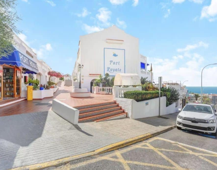 1 quarto Apartamento para venda em Los Cristianos com piscina - 210 000 € (Ref: 9803887)