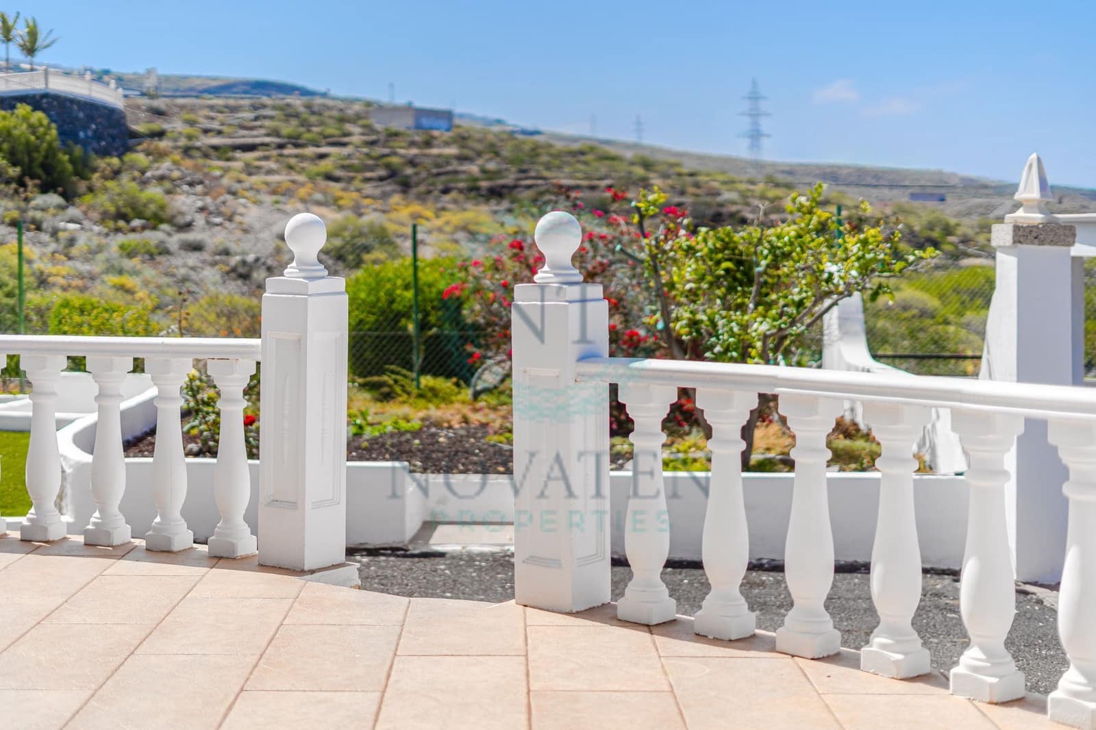 5 soverom Villa til salgs i Guia de Isora med garasje - € 977 000 (Ref: 9872910)