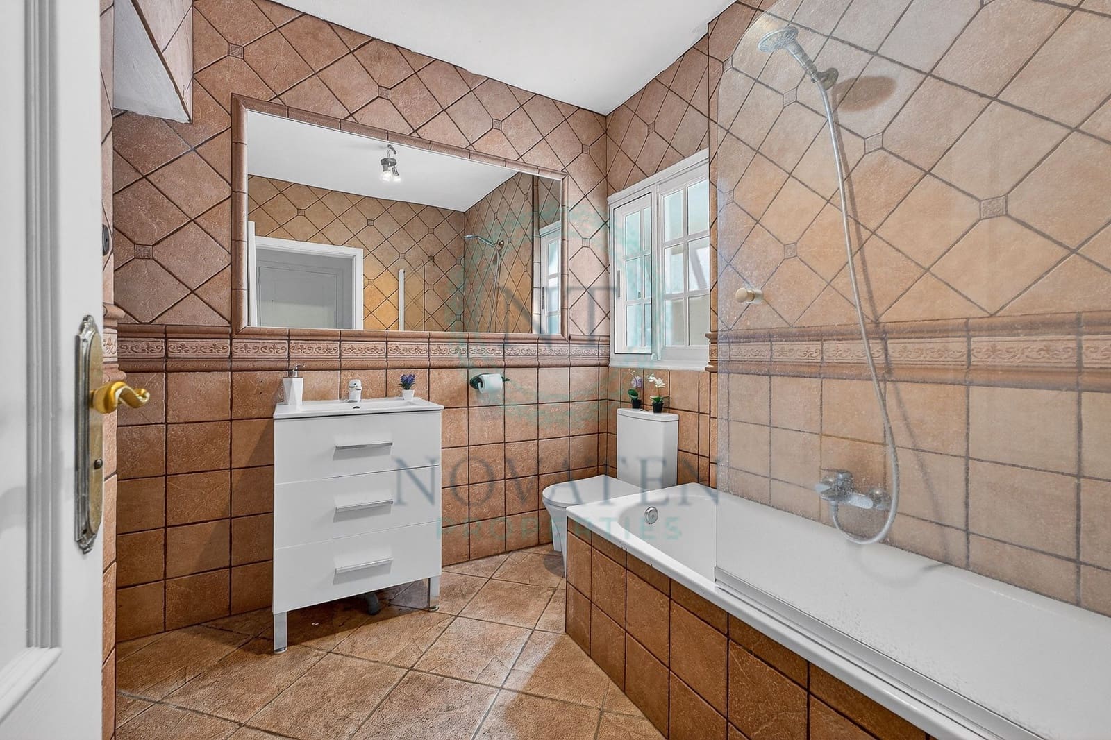 5 soverom Villa til salgs i Guia de Isora med garasje - € 977 000 (Ref: 9872910)
