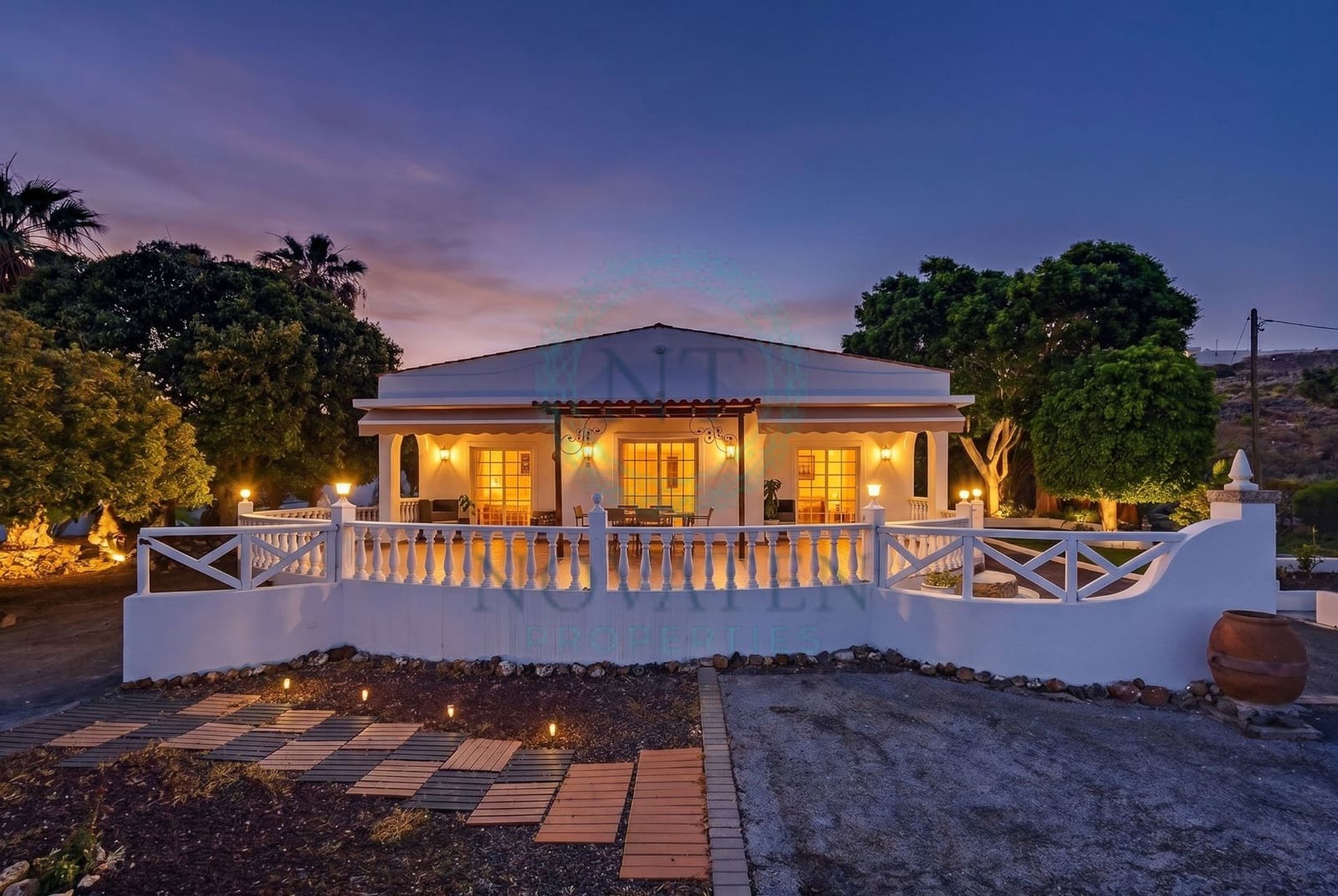 5 soverom Villa til salgs i Guia de Isora med garasje - € 977 000 (Ref: 9872910)