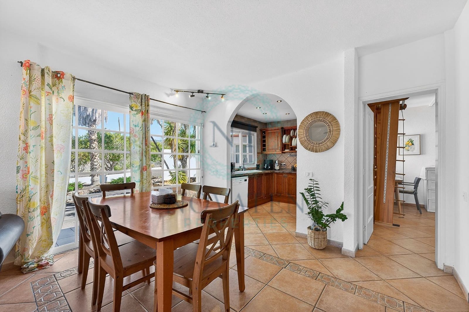 5 soverom Villa til salgs i Guia de Isora med garasje - € 977 000 (Ref: 9872910)