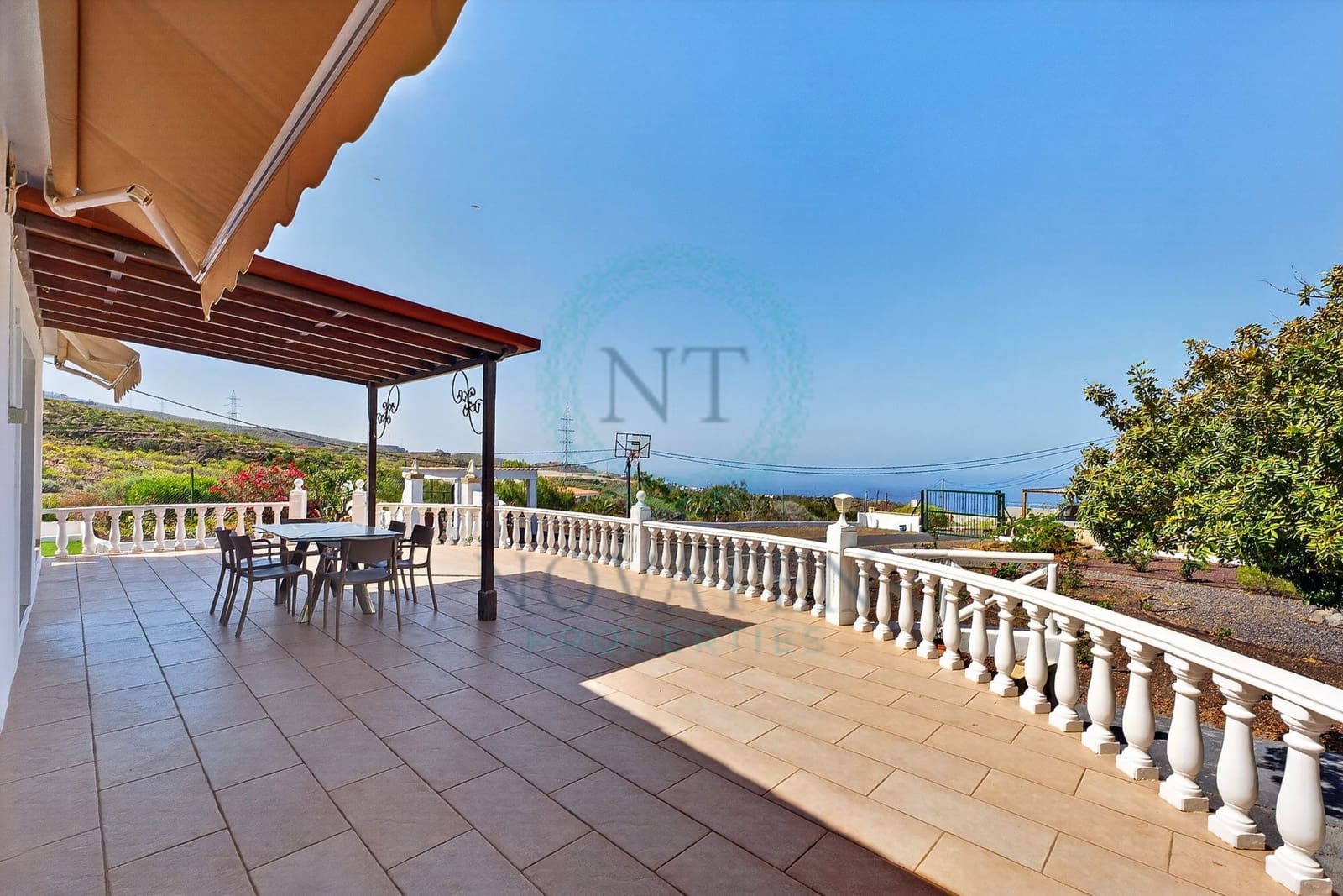 5 soverom Villa til salgs i Guia de Isora med garasje - € 977 000 (Ref: 9872910)