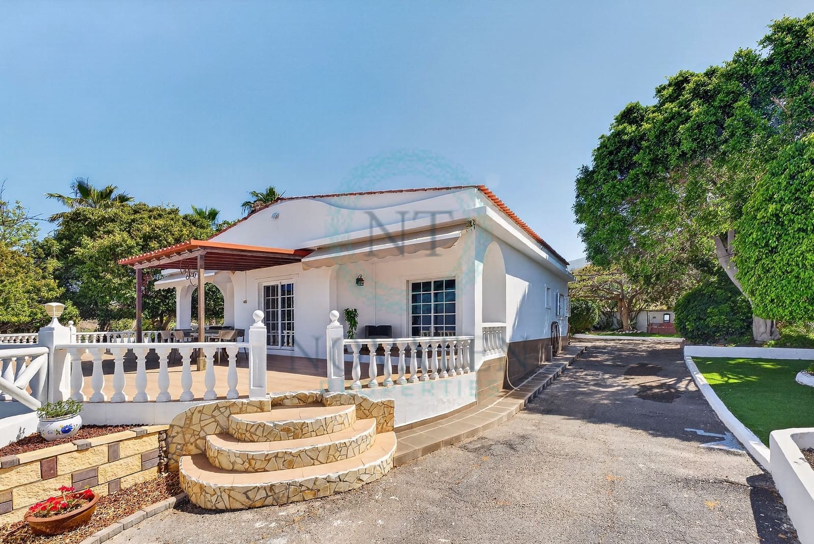 5 soverom Villa til salgs i Guia de Isora med garasje - € 977 000 (Ref: 9872910)