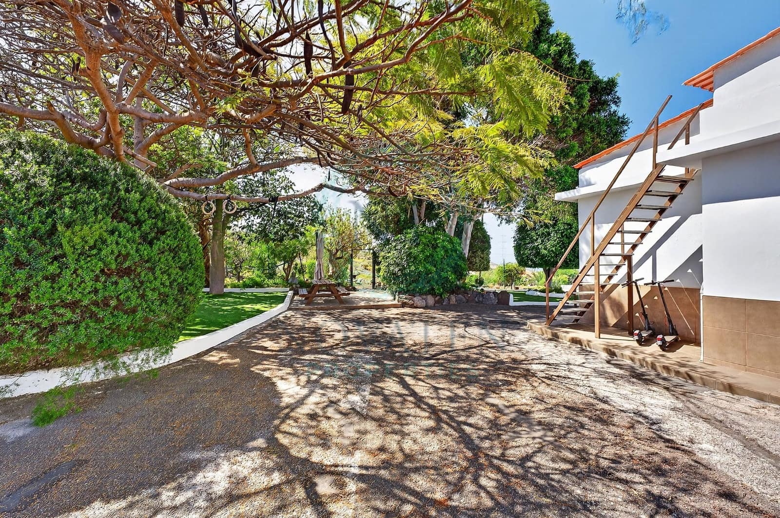 5 soverom Villa til salgs i Guia de Isora med garasje - € 977 000 (Ref: 9872910)