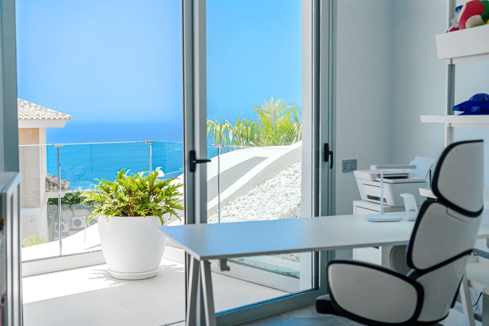 5 bedroom Villa for sale in Costa Adeje - € 1,999,000 (Ref: 9946925)