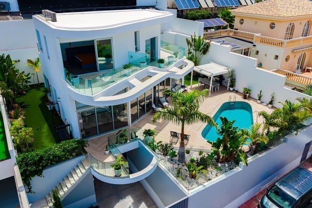 5 bedroom Villa for sale in Costa Adeje, Adeje - € 1,999,000 (Ref: 9946925)