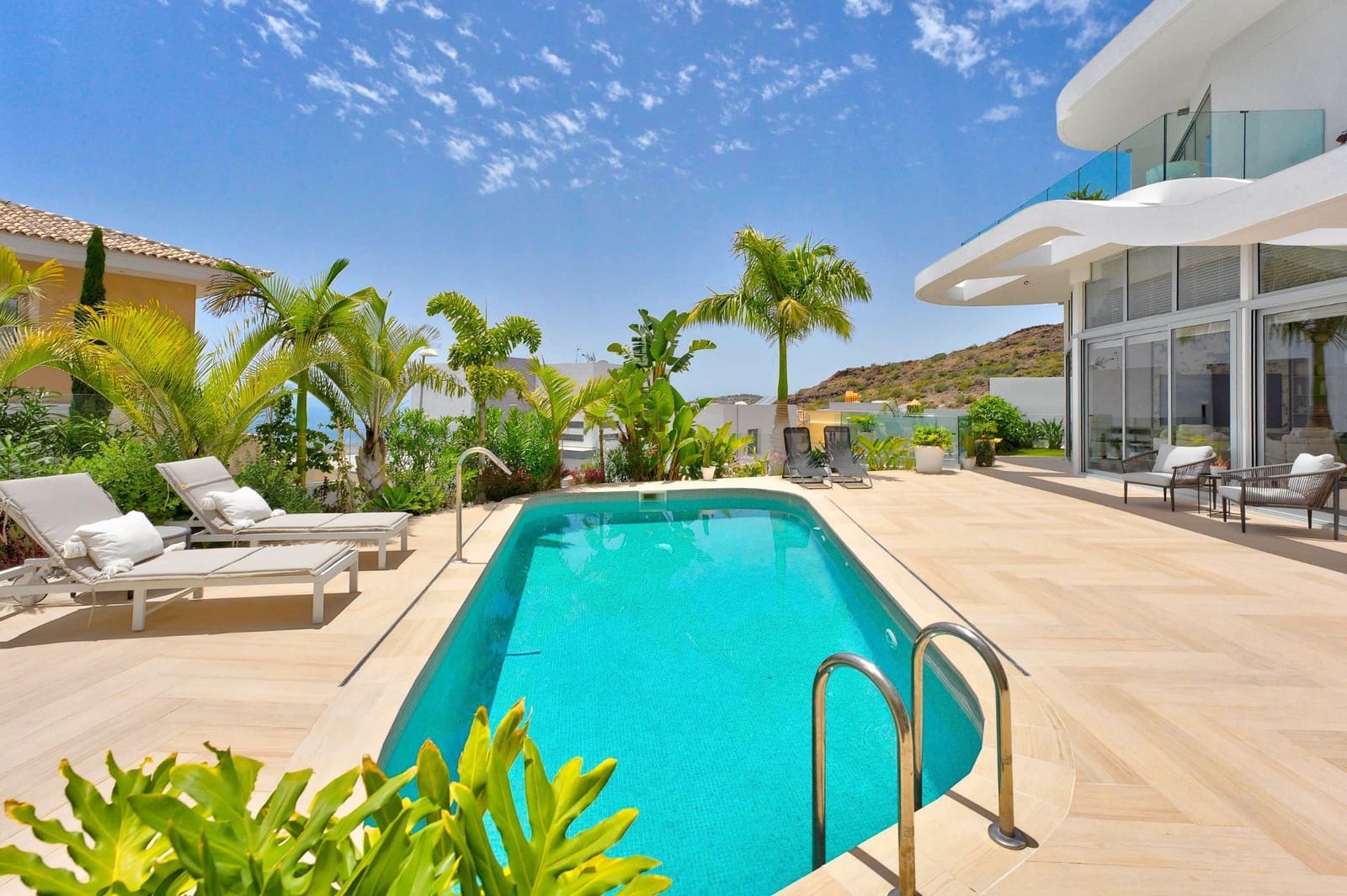 5 bedroom Villa for sale in Costa Adeje - € 1,999,000 (Ref: 9946925)