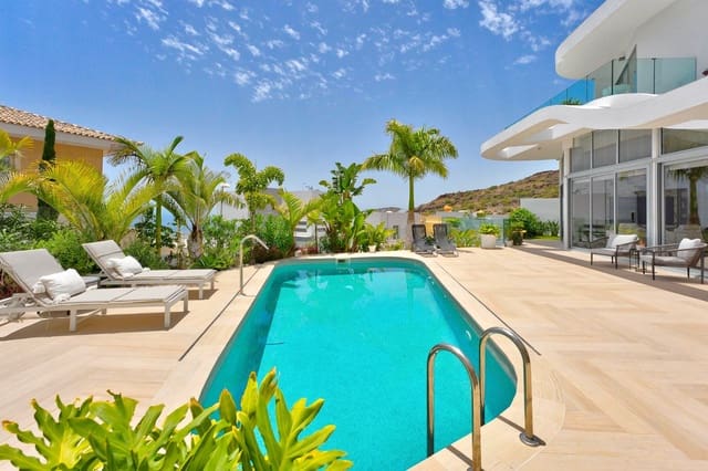 5 bedroom Villa for sale in Costa Adeje, Adeje - € 1,999,000 (Ref: 9946925)