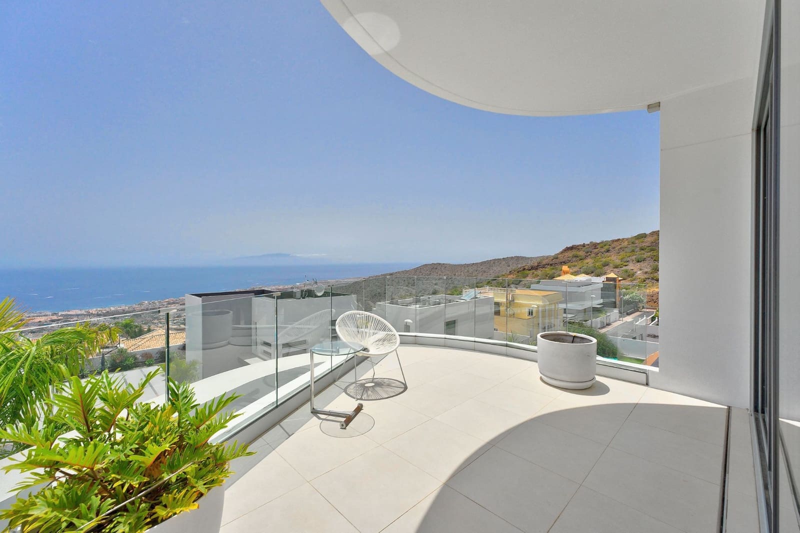 5 bedroom Villa for sale in Costa Adeje - € 1,999,000 (Ref: 9946925)
