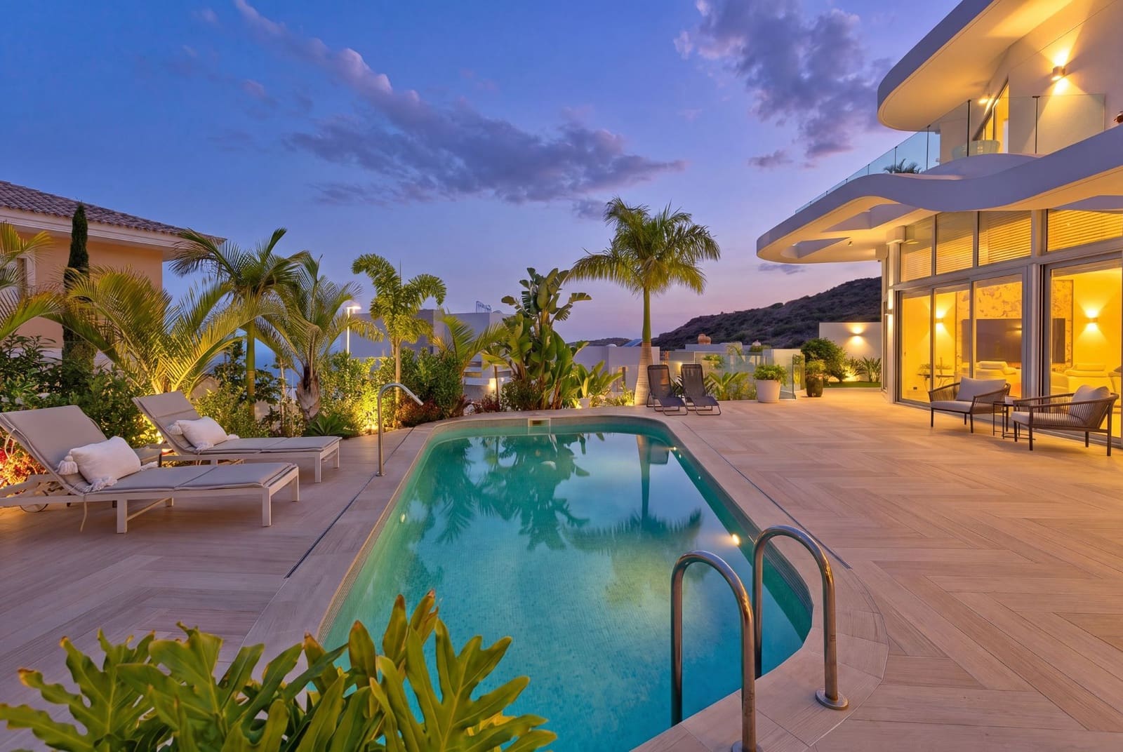 5 bedroom Villa for sale in Costa Adeje - € 1,999,000 (Ref: 9946925)