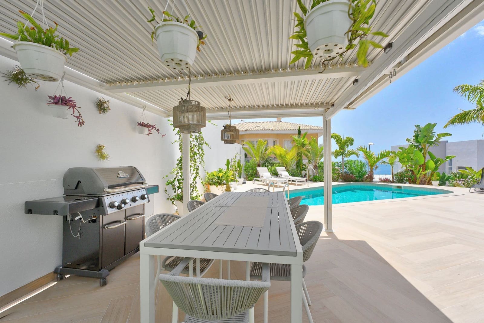 5 bedroom Villa for sale in Costa Adeje - € 1,999,000 (Ref: 9946925)
